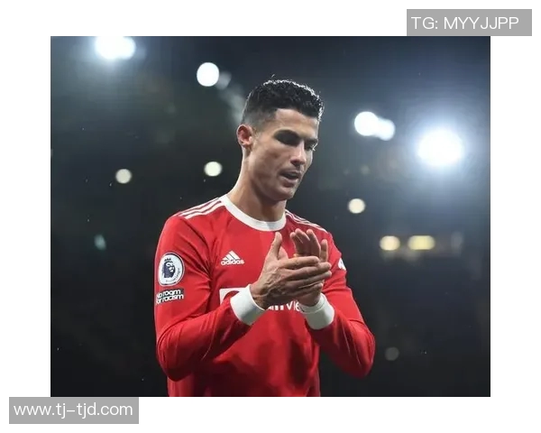 足球明星背后的奋斗历程与不为人知的感人故事