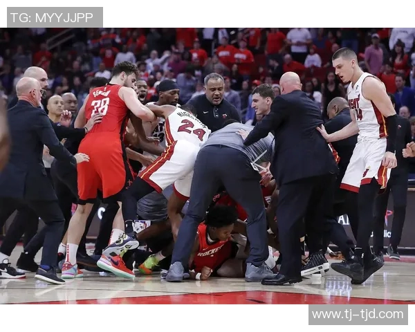 热火与火箭激战正酣视频直播精彩瞬间尽在眼前 热火与火箭激战正酣视频直播精彩瞬间尽在眼前