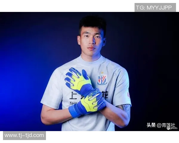 独狼足球明星的传奇故事与他在赛场上的孤独奋斗
